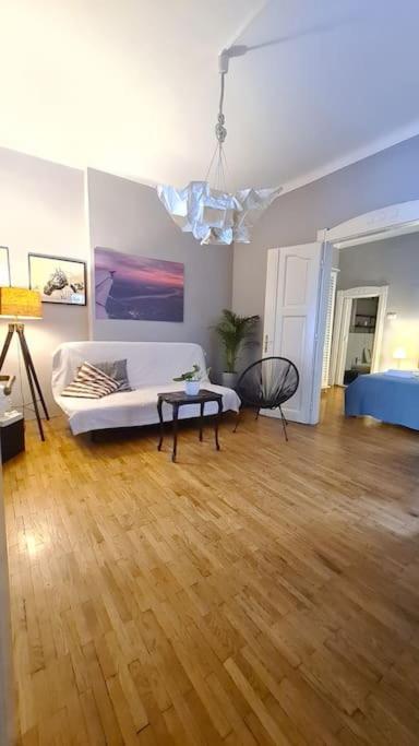Your Royal 2 Bedroom Center Апартаменты *