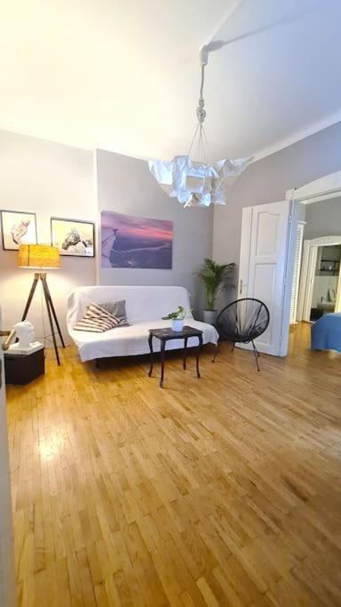 Your Royal 2 Bedroom Center *