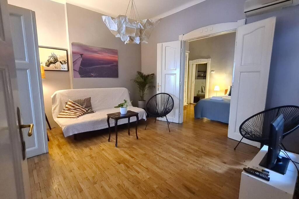 Your Royal 2 Bedroom Center